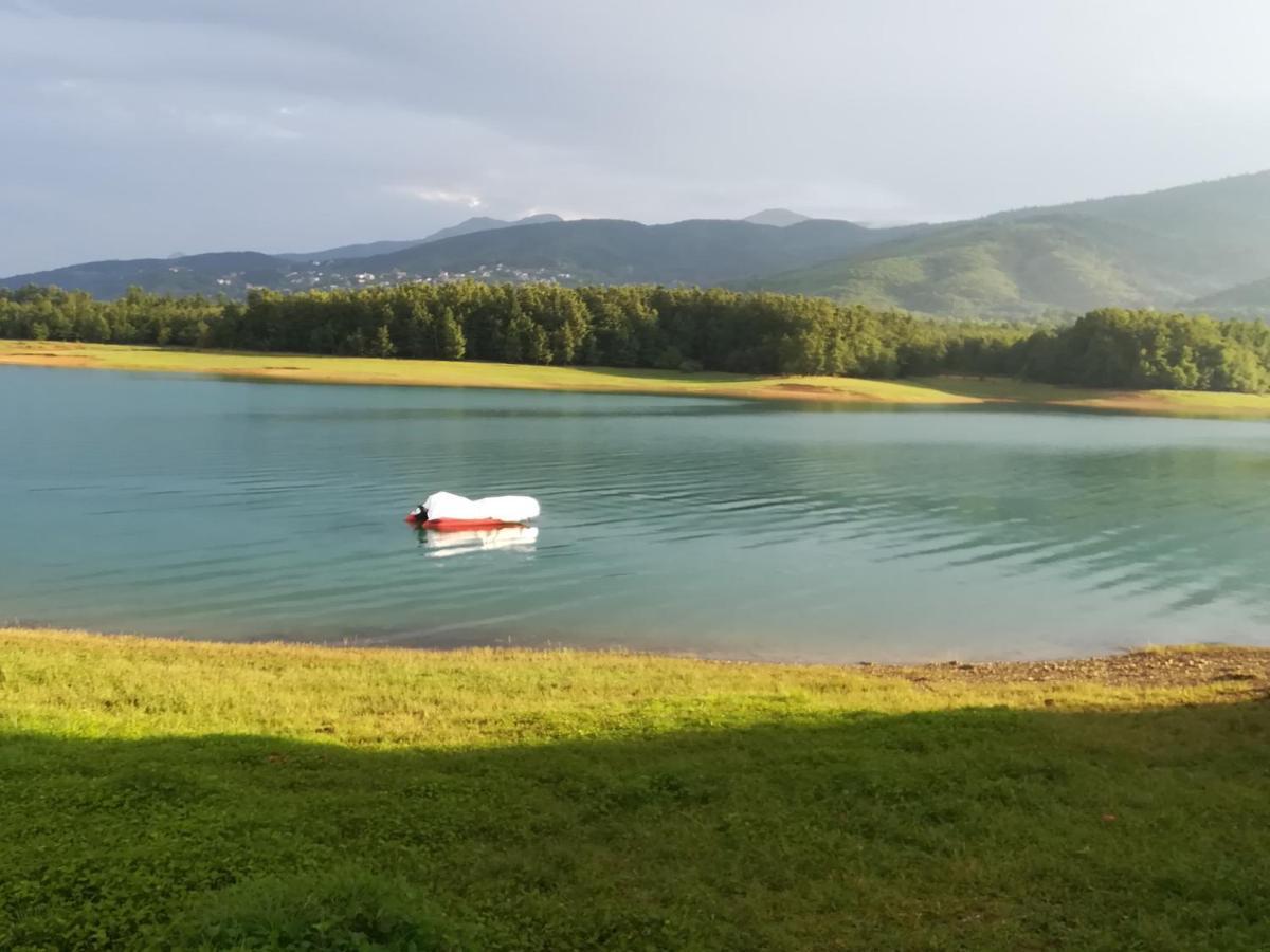 Cosy Lake House, Μια Ανάσα Πριν Τη Λίμνη Kalívia المظهر الخارجي الصورة